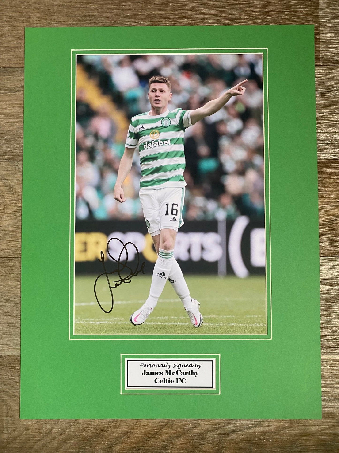 James McCarthy Celtic FC - signed photo mount - Celtic memorabilia, photo (UNFRAMED)
