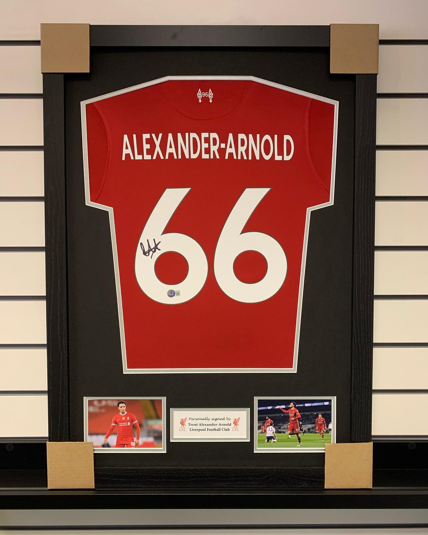 Trent Alexander Arnold - Liverpool FC - hand-signed replica shirt - LFC memorabilia, football shirt (FRAMED)