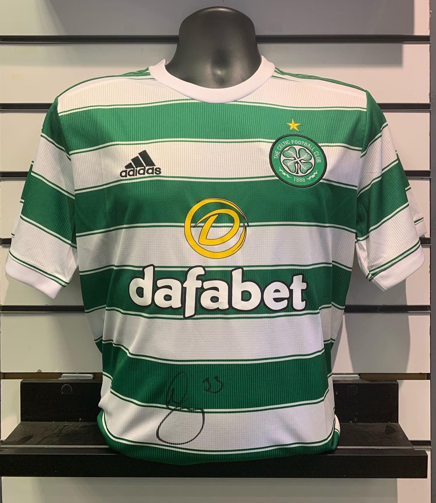 Matt O'Riley Celtic FC - hand-signed replica shirt - Celtic memorabilia, football shirt (UNFRAMED)