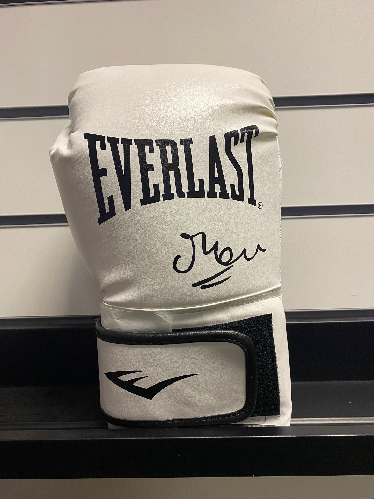 Lawrence Okolie - signed boxing glove - boxing memorabilia, autograph, gift