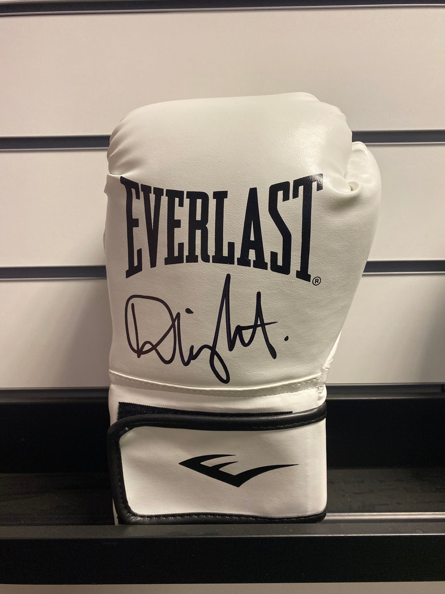 David Light - signed boxing glove - boxing memorabilia, autograph, gift