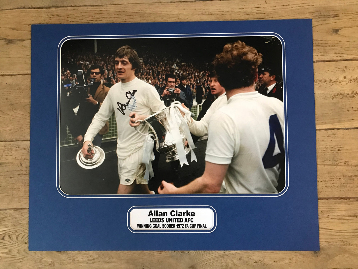 Allan Clarke - Leeds United AFC - 20x16in signed photo mount - Leeds memorabilia, gift, display (UNFRAMED)