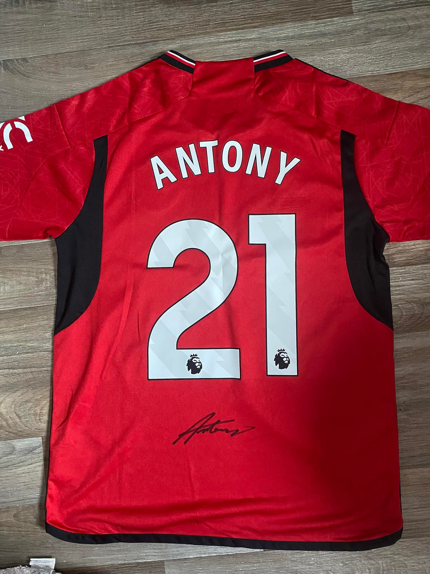 Antony - Manchester United hand-signed replica shirt - memorabilia, football shirt (UNFRAMED)