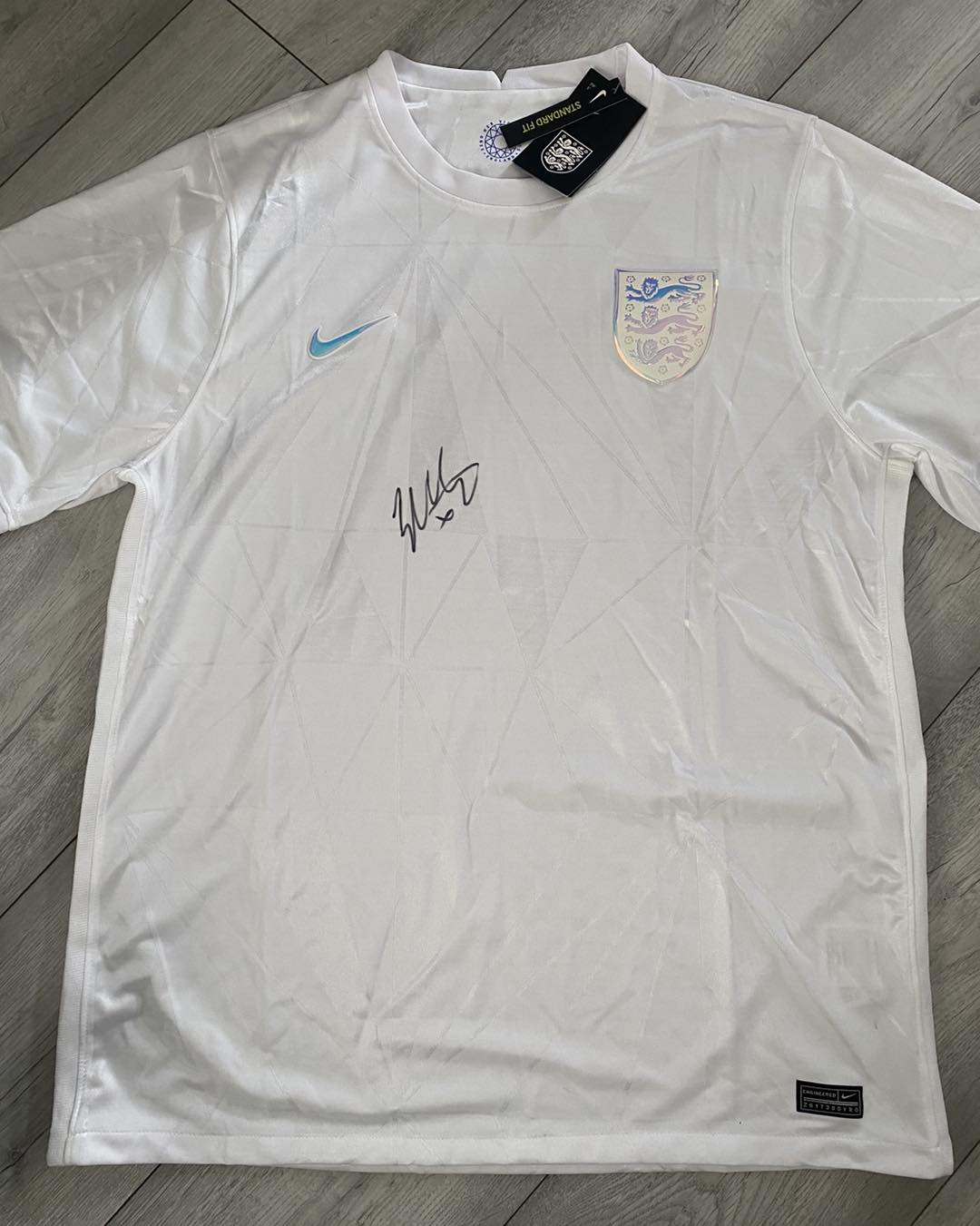 Beth Mead - England Ladies signed replica shirt - England memorabilia, gift, (UNFRAMED) (Copy) (Copy)