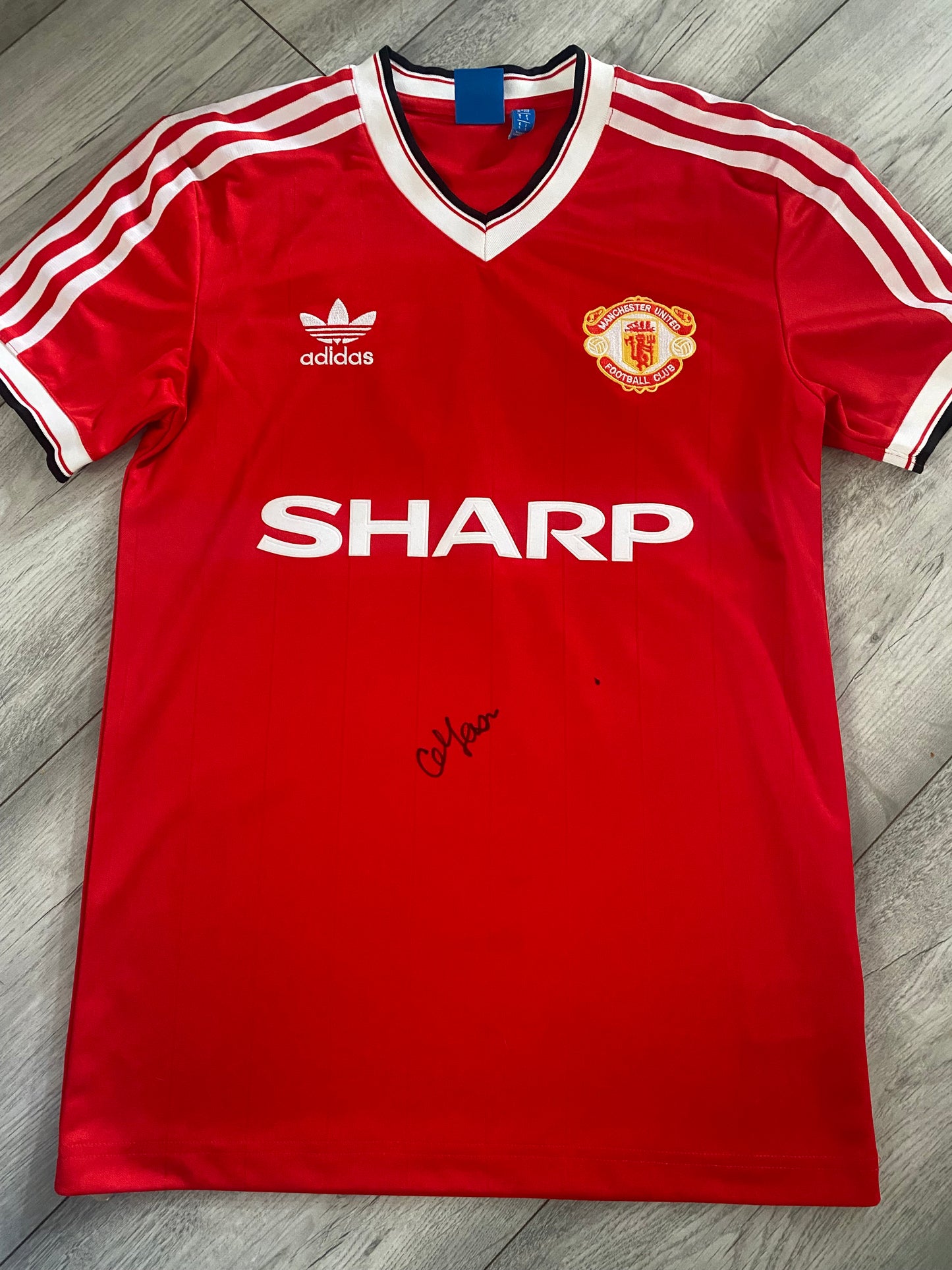 Sir Alex Ferguson - Manchester United hand-signed replica shirt - MUFC memorabilia, football shirt (UNFRAMED)