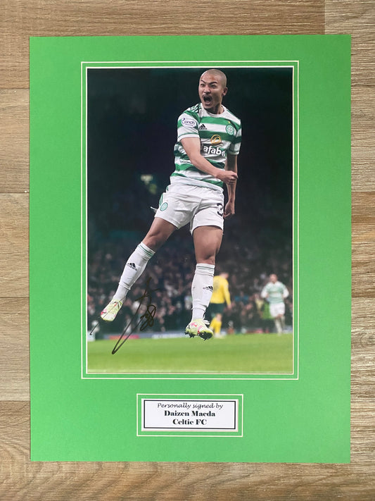 Daizen Maeda Celtic FC - signed photo mount - Celtic memorabilia, photo (UNFRAMED)
