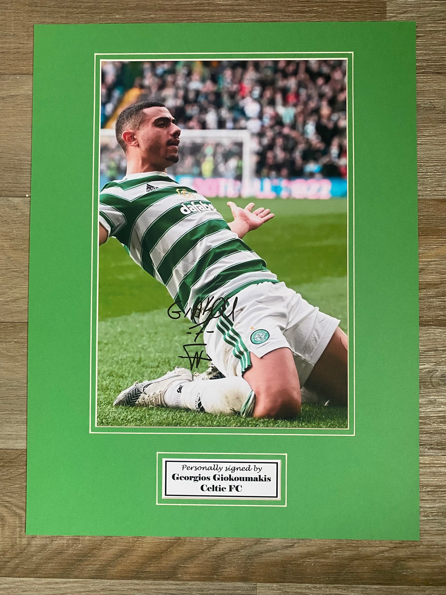 Georgios Giakoumakis Celtic FC - signed photo mount - Celtic memorabilia, photo (UNFRAMED)