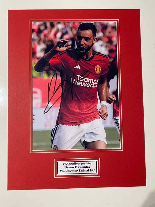 Bruno Fernandes - Manchester United FC - 16x12in signed photo mount - MUFC memorabilia, gift, display