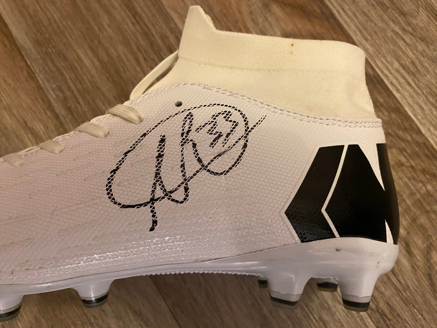 Antonee Robinson - Fulham - hand signed football boot - FFC memorabilia, gift, christmas gift, autograph