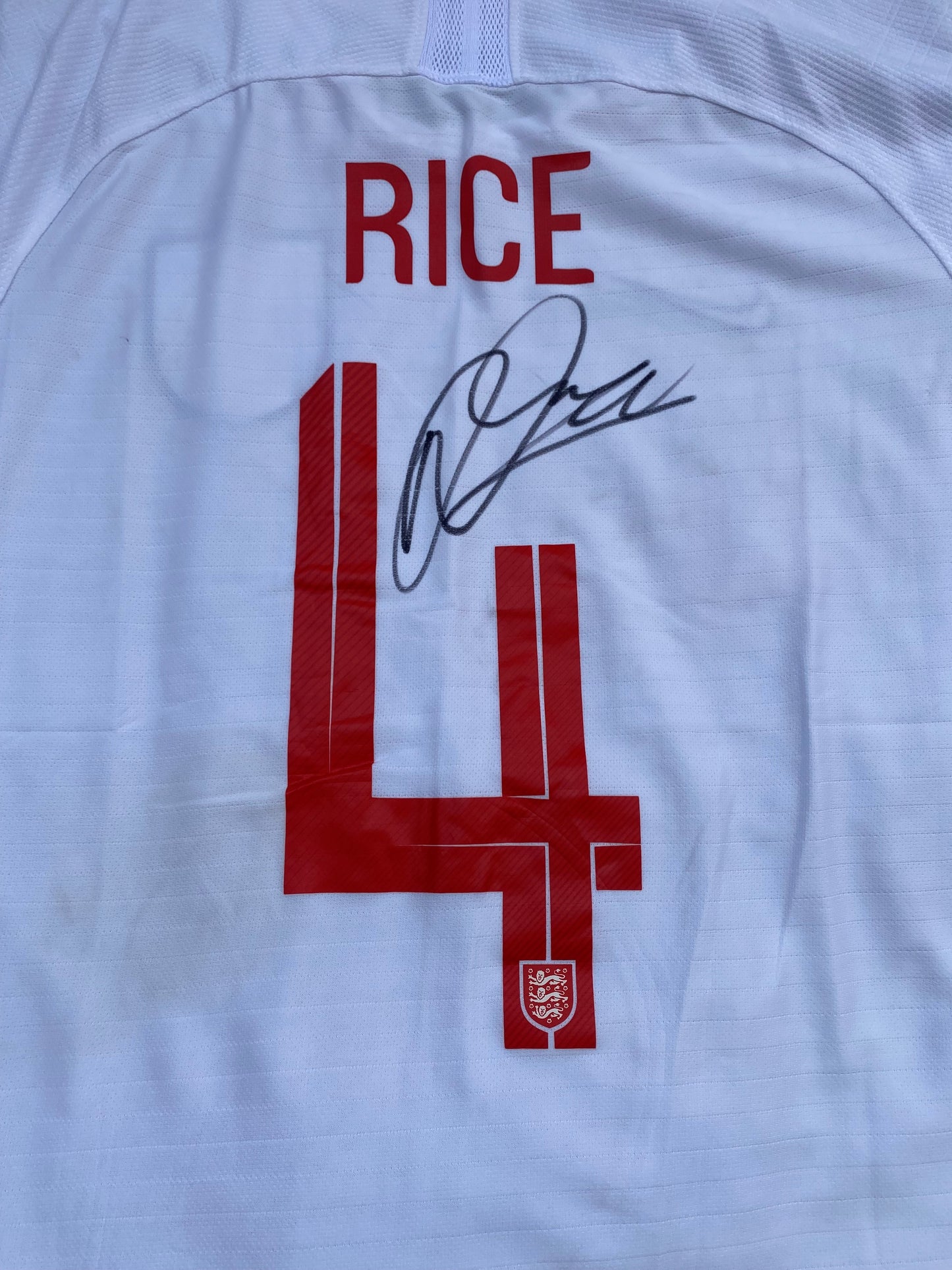 Declan Rice - England - hand-signed replica shirt - England memorabilia, (UNFRAMED)