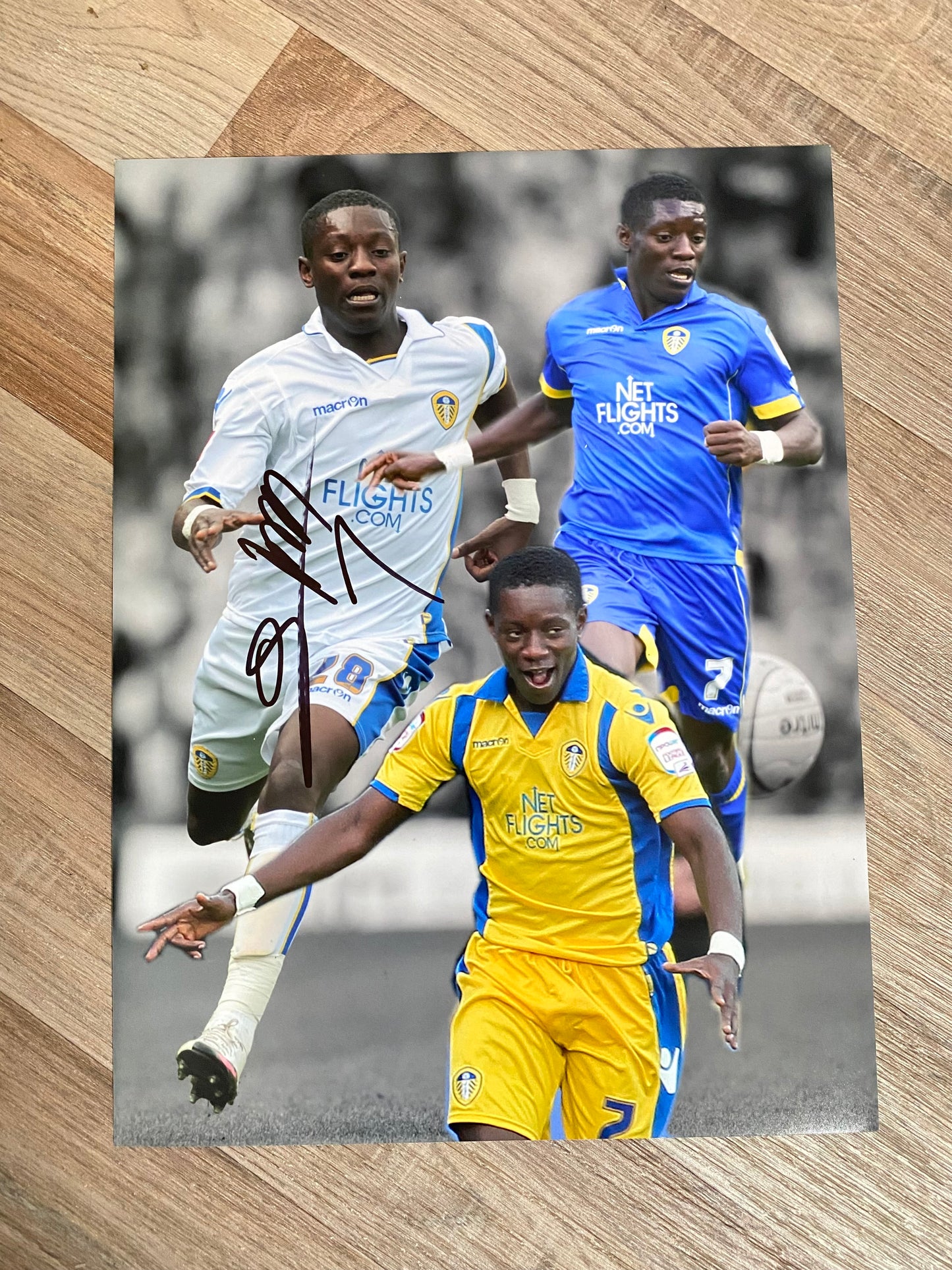 Max Gradel - Leeds United  - 16x12in signed photo - Leeds United memorabilia, gift, autograph