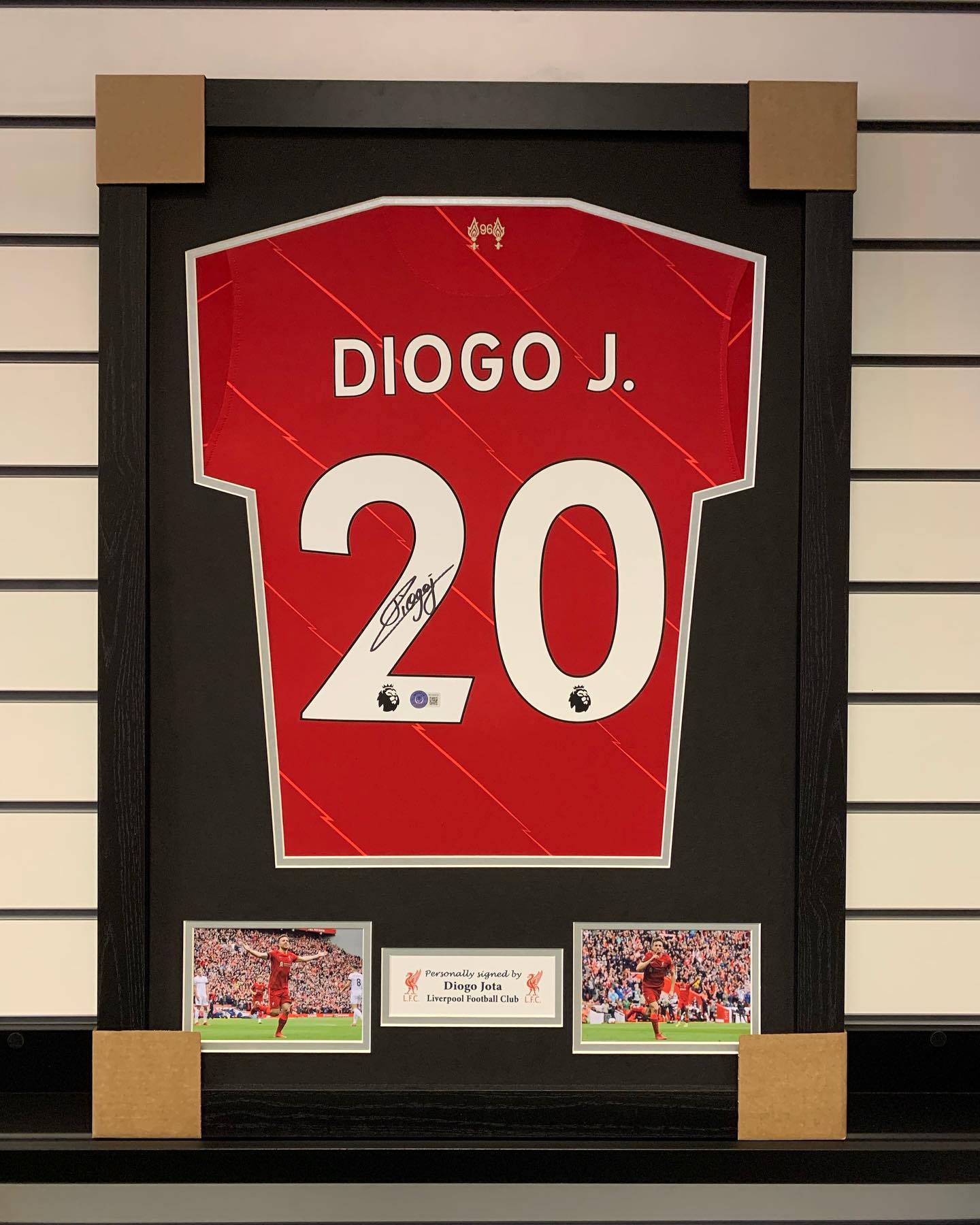 Diogo Jota - Liverpool FC  - hand-signed replica shirt - LFC memorabilia, football shirt (FRAMED)