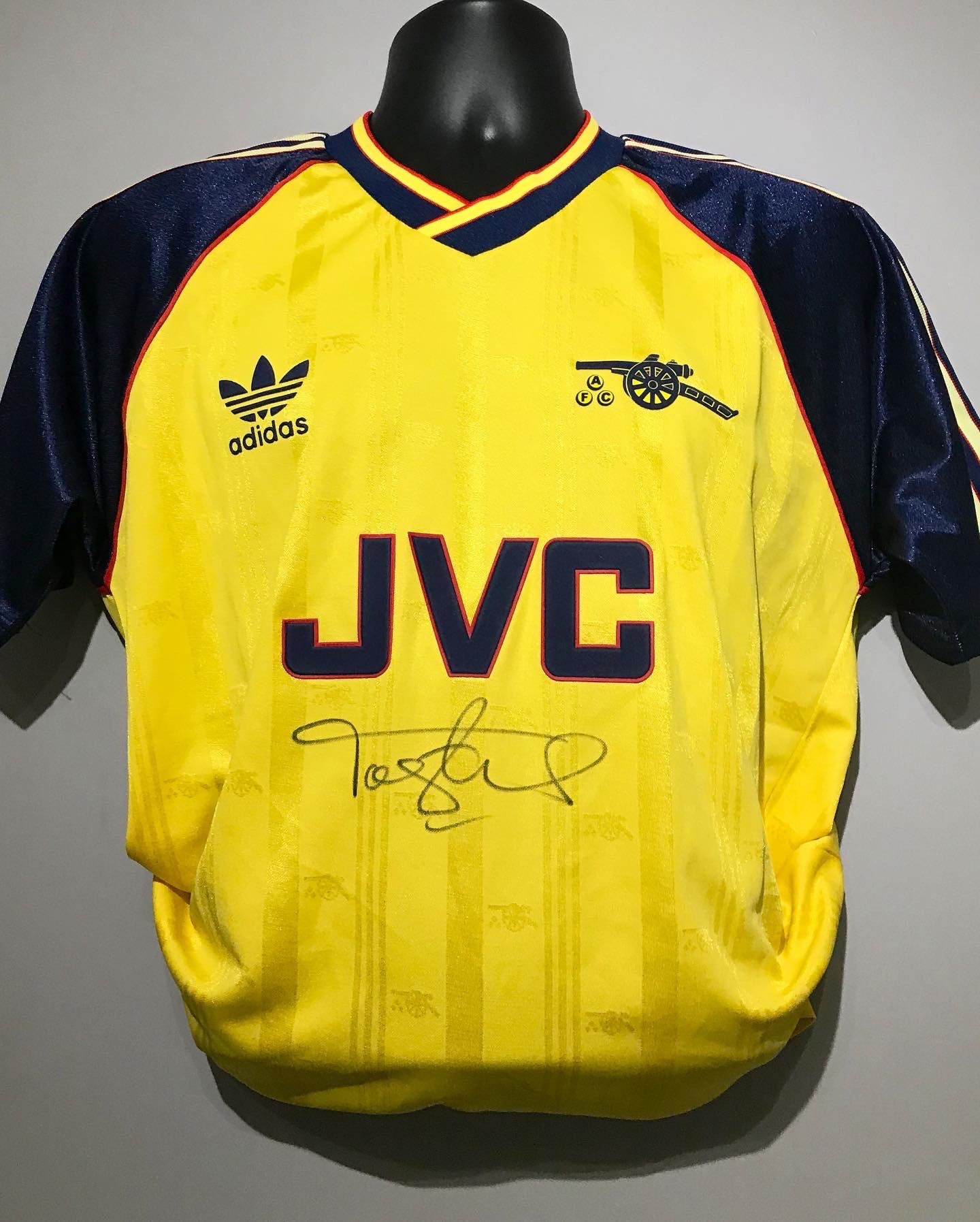 Tony Adams - Arsenal FC - hand-signed replica shirt - AFC memorabilia, football shirt (UNFRAMED)