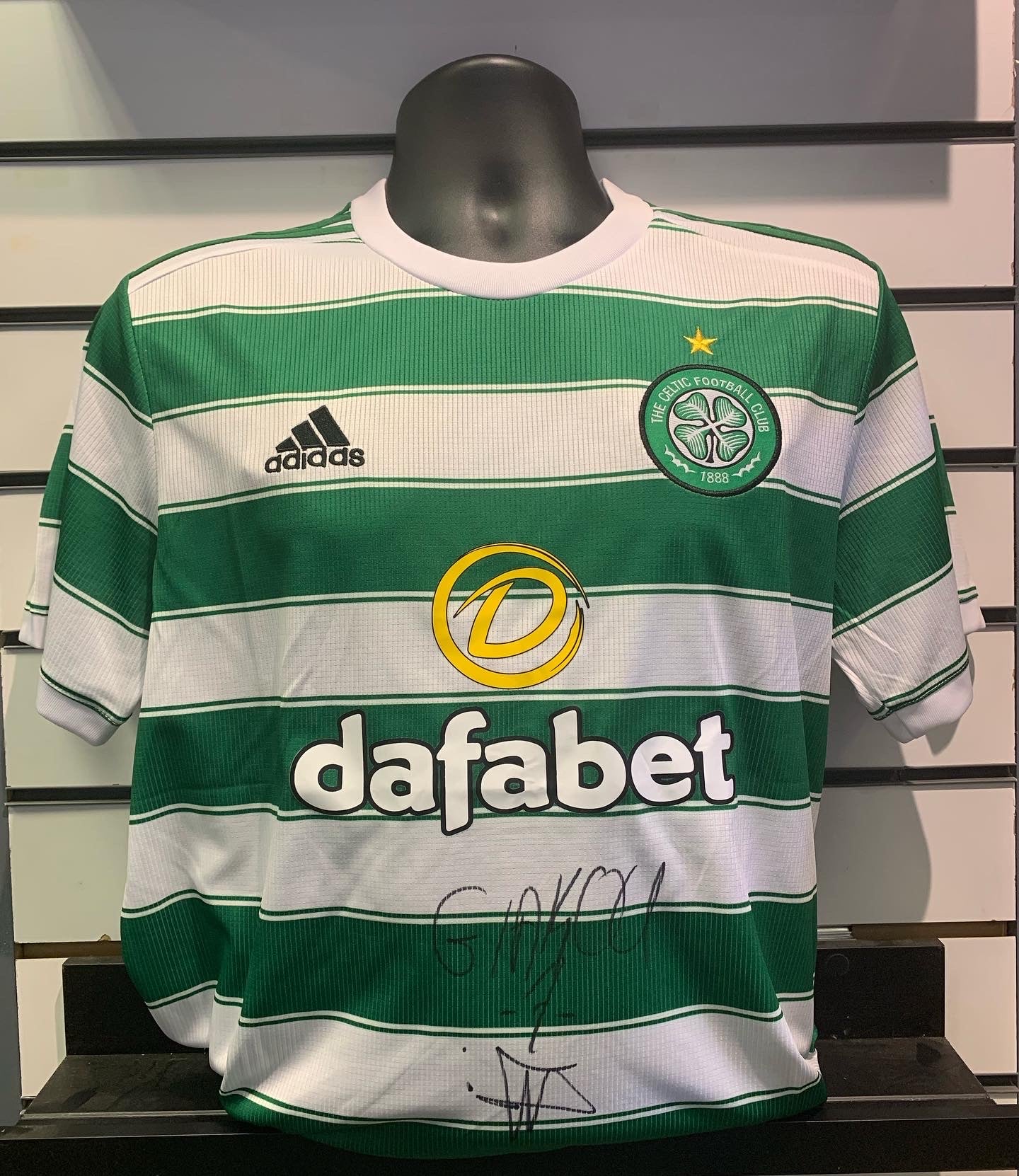Giorgos Giakoumakis Celtic FC - hand-signed replica shirt - Celtic memorabilia, football shirt (UNFRAMED)