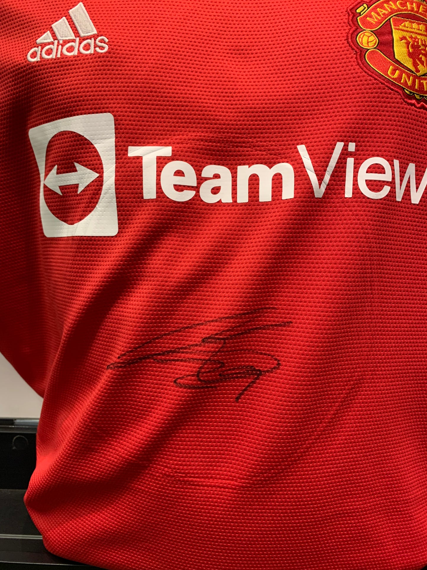 Aaron Wan-Bissaka - Manchester United FC - hand-signed replica shirt - MUFC memorabilia, football shirt (UNFRAMED)