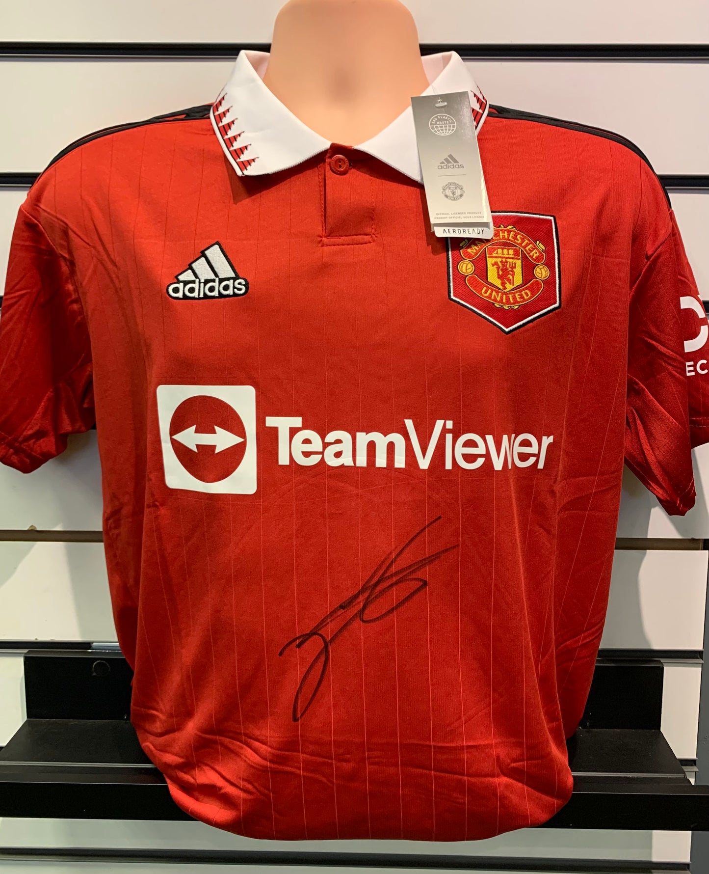 Diogo Dalot - Manchester United FC - hand-signed replica shirt - MUFC memorabilia, football shirt (UNFRAMED)