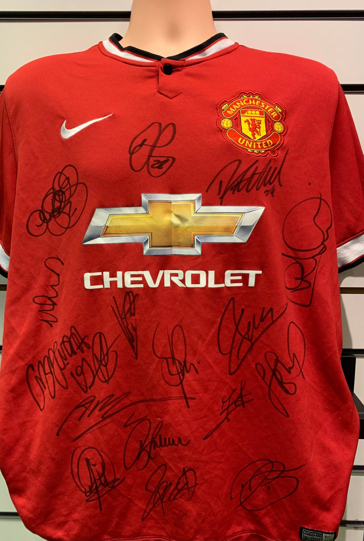 Manchester United FC - " LEGENDS" multi-signed replica shirt - MUFC memorabilia, football shirt (UNFRAMED)