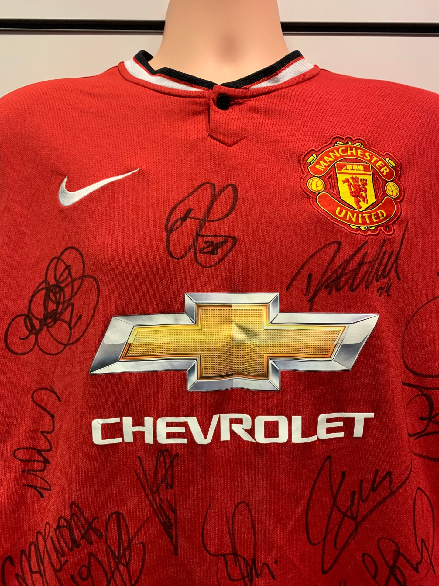 Manchester United FC - " LEGENDS" multi-signed replica shirt - MUFC memorabilia, football shirt (UNFRAMED)