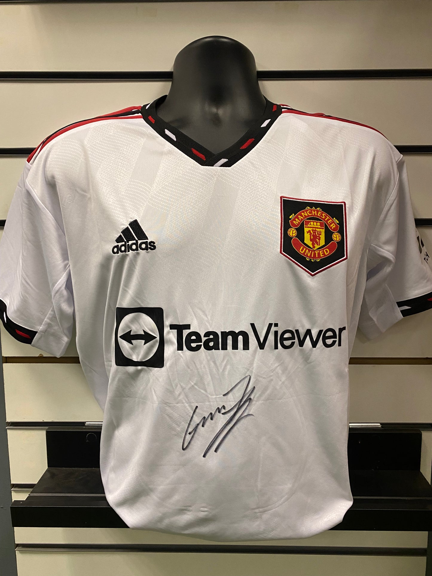 Alejandro Garnacho - Manchester United hand-signed replica shirt - MUFC memorabilia, football shirt (UNFRAMED)