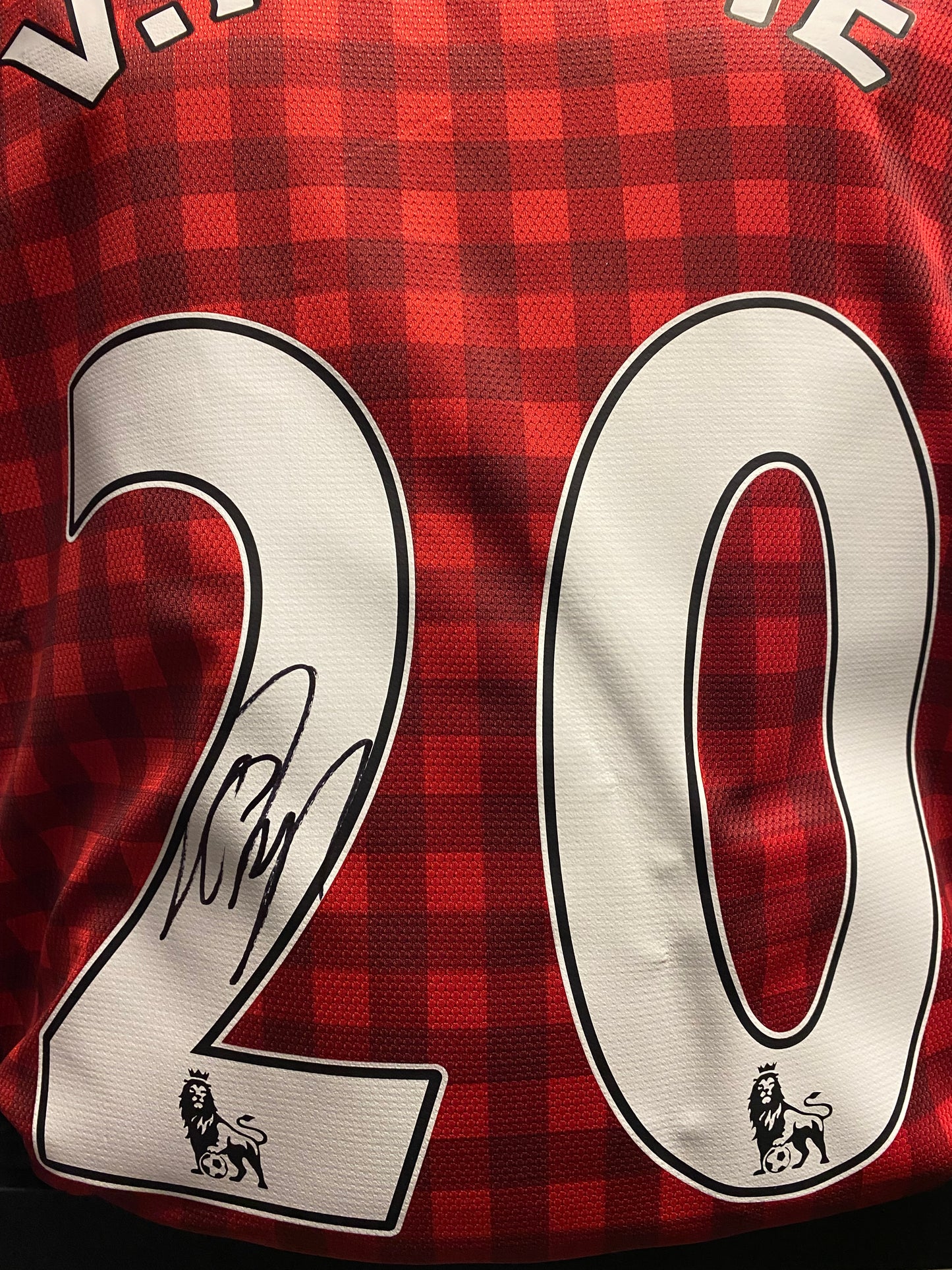 Robin Van Persie - Manchester United hand-signed retro replica shirt - MUFC memorabilia, football shirt (UNFRAMED)