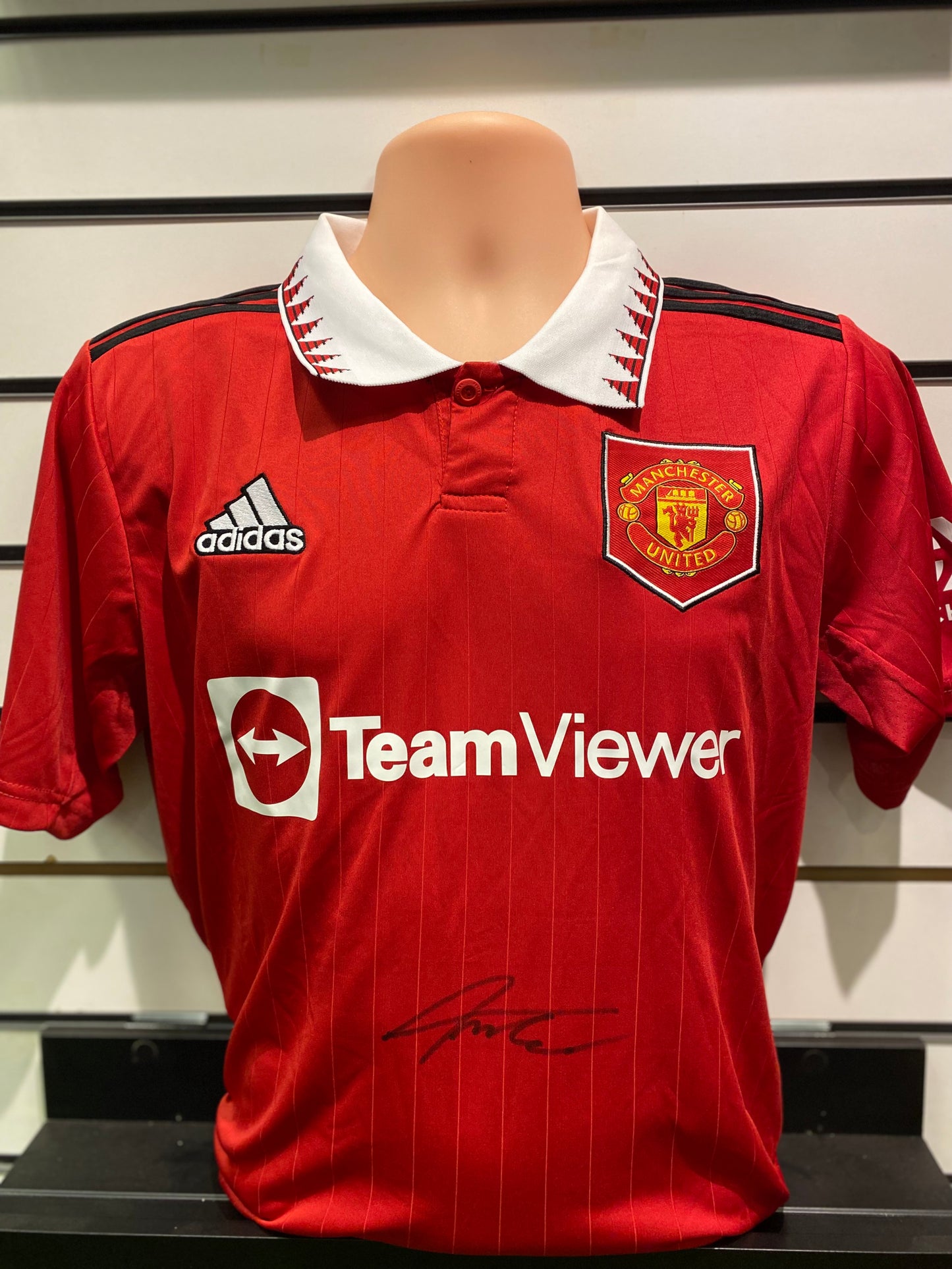 Antony - Manchester United hand-signed replica shirt - MUFC memorabilia, football shirt (UNFRAMED)