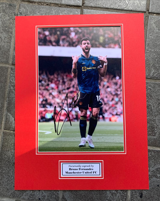 Bruno Fernandes - Manchester United FC - 16x12in signed photo mount - MUFC memorabilia, gift, display