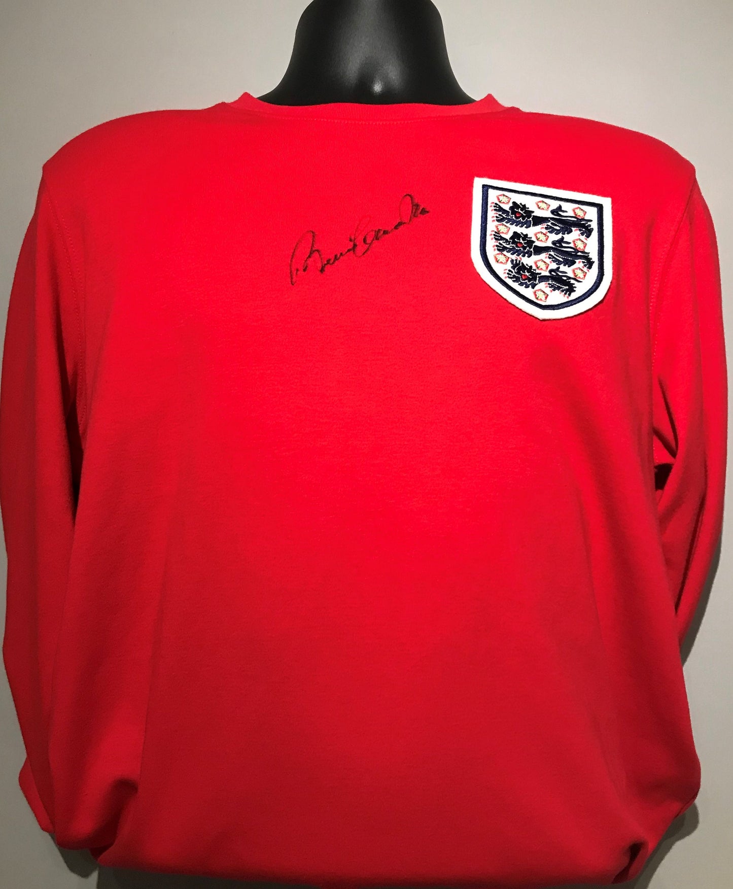 Bobby Charlton - England - hand-signed replica shirt - England memorabilia, 1966 world cup football shirt (UNFRAMED)